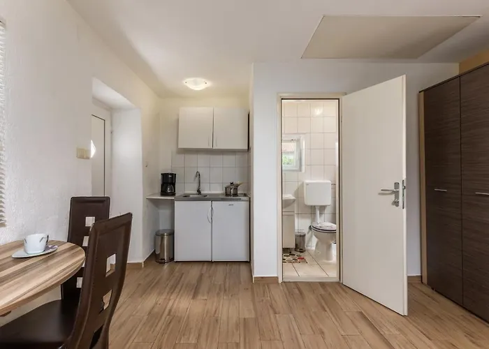 Apartament Charming With Hot Tube, Terrace, Barbecue And Garden Kraljevica