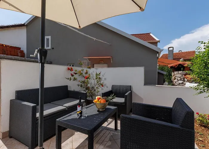 Lejlighed Charming With Hot Tube, Terrace, Barbecue And Garden *
