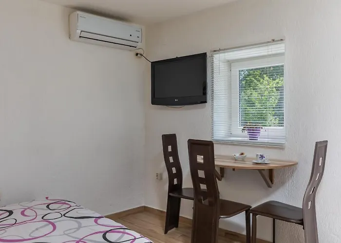 Charming With Hot Tube, Terrace, Barbecue And Garden * Kraljevica