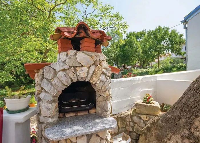 Charming With Hot Tube, Terrace, Barbecue And Garden Apartament Kraljevica