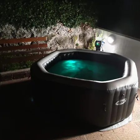 Lägenhet Charming With Hot Tube, Terrace, Barbecue And Garden *