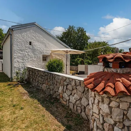 Charming With Hot Tube, Terrace, Barbecue And Garden * Kraljevica